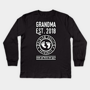 Grandma Est 2018 Expecting New Baby Gift Established Mom grandmom Kids Long Sleeve T-Shirt